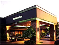 Clarion Hotel Airport/Graceland Area